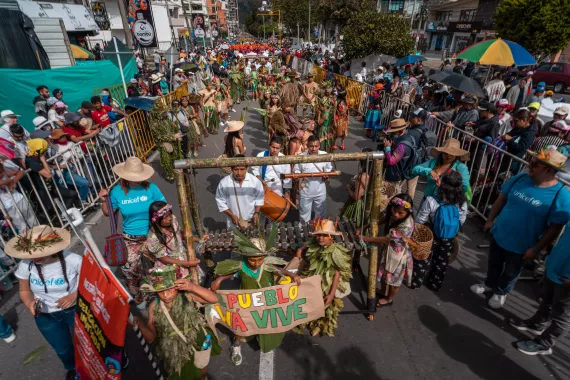 Niños, niñas y adolescentes Awá participaron del desfile inaugural del el Carnaval de Negros y Blancos