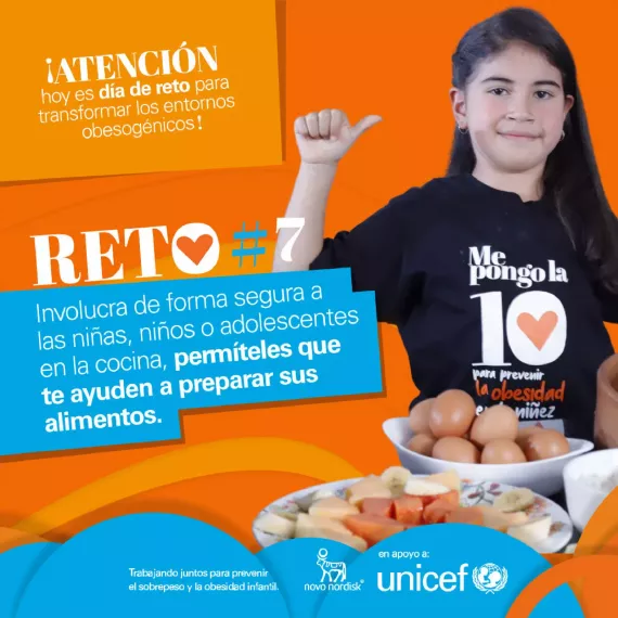 Reto n&uacute;mero 7: involucra de forma segura a las ni&ntilde;as, ni&ntilde;os o adolescentes en la cocina, permiteles que te ayuden a preparar sus alimentos
