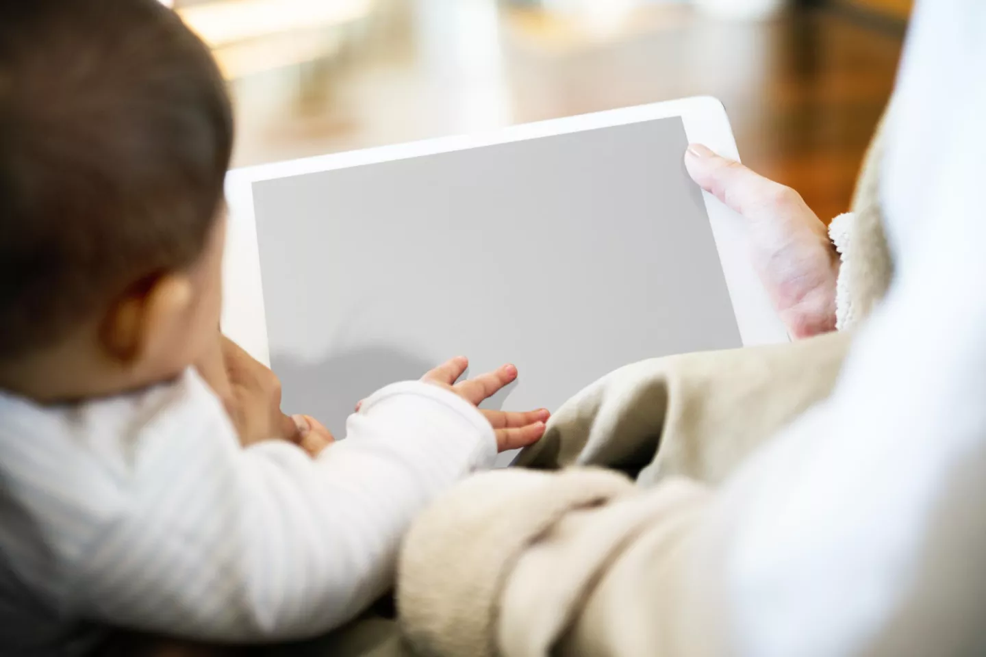 Beb&eacute; y pantalla de tablet