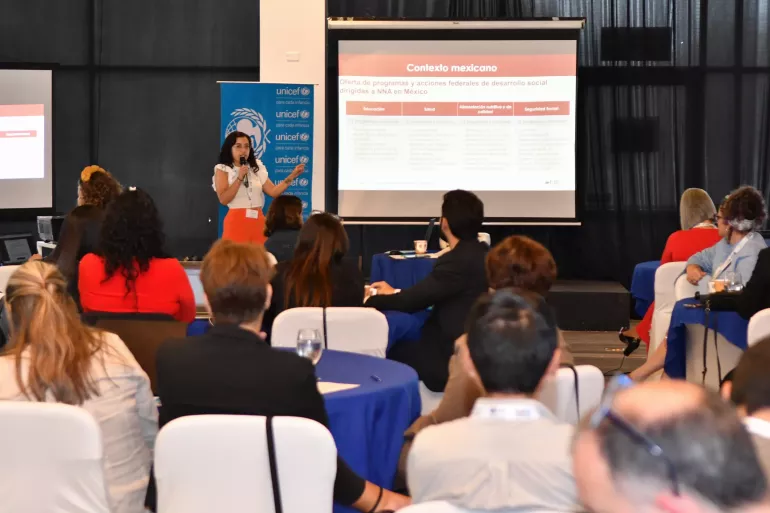 L&iacute;deres gubernamentales de 12 pa&iacute;ses de Am&eacute;rica Latina participaron en San Jos&eacute; en una formaci&oacute;n de dos semanas destinada a fortalecer los sistemas nacionales de evaluaci&oacute;n.