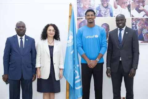 Sebastien Haller rejoint l'équipe de l'UNICEF Côte d'Ivoire comme visage de la campagne NO NAME