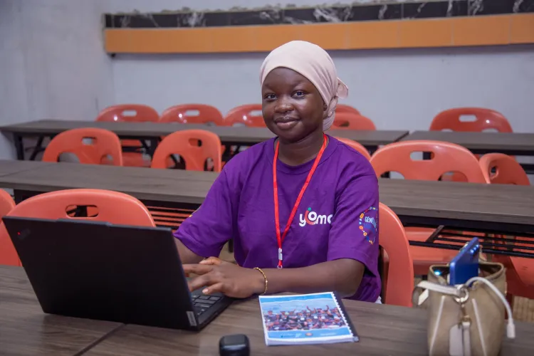 Sawadogo Rasmata, 23 ans, est coordinatrice U-Report &agrave; Tabou.
