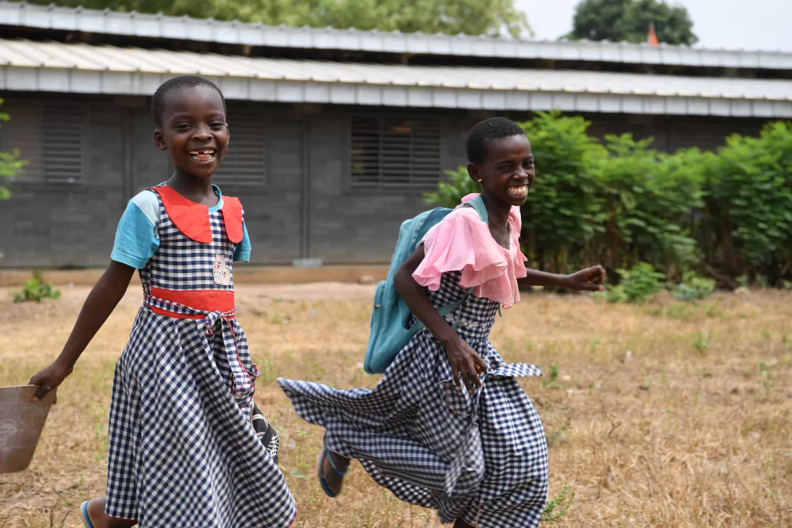 Girls going home after school, in the village of Toumoudi-Sakassou, in C&ocirc;te d&rsquo;Ivoire.