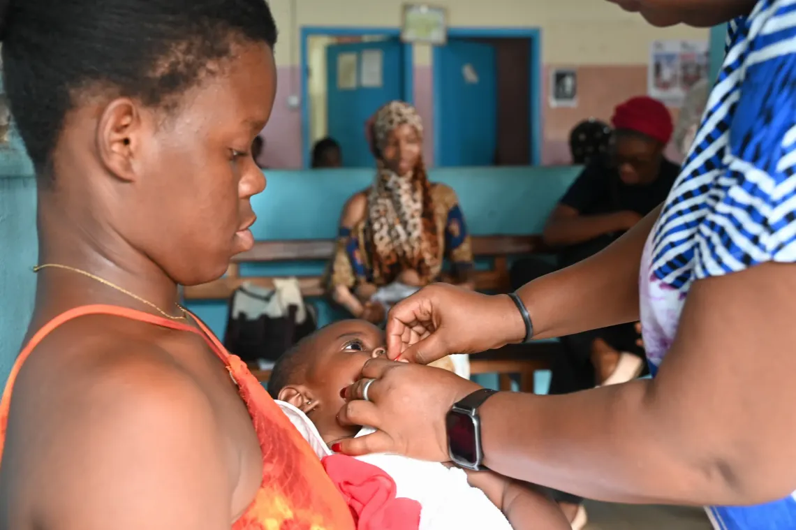 Aurore Diomand&eacute;. &Agrave; 24 ans, elle est m&egrave;re de trois enfants, dont Keassah, sa derni&egrave;re fille &acirc;g&eacute;e d&rsquo;un an, qu&rsquo;elle accompagne ce jour &agrave; l&rsquo;h&ocirc;pital. 