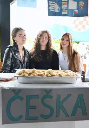 djeca na festivalu