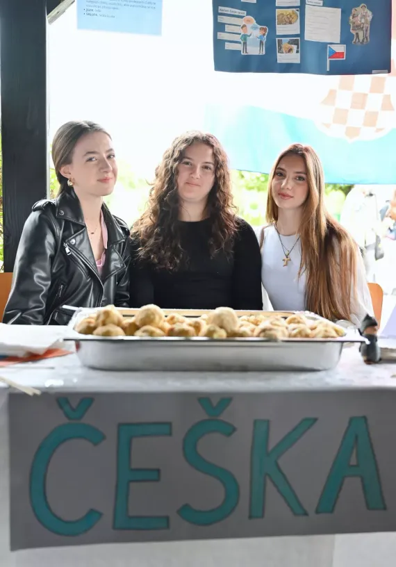 djeca na festivalu