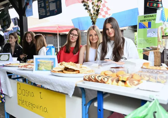 djeca na festivalu
