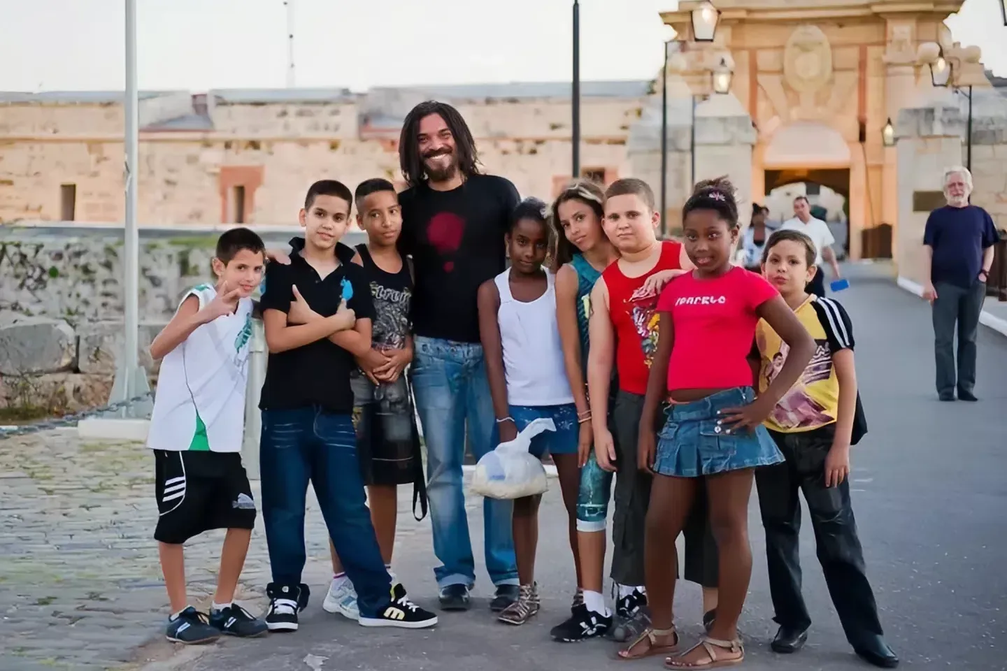 Para el artista las infancias ser&aacute;n las arquitectas de la Cuba so&ntilde;ada.