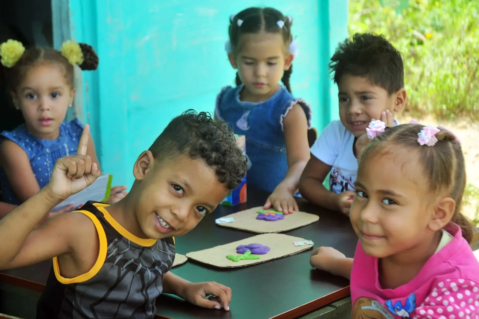 Un estudio conjunto del Observatorio Tem&aacute;tico de Medios y UNICEF examina la cobertura medi&aacute;tica sobre ni&ntilde;ez y adolescencia en Cuba, identificando brechas y buenas pr&aacute;cticas en el tratamiento informativo
