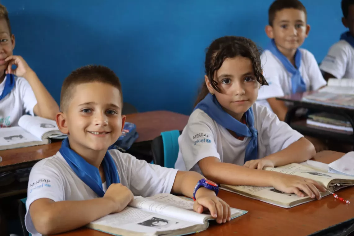 + Salud - Obesidad naci&oacute; como una iniciativa del Instituto Nacional de Higiene, Epidemiolog&iacute;a y Microbiolog&iacute;a del Ministerio de Salud P&uacute;blica, con el acompa&ntilde;amiento de UNICEF, para combatir el sobrepeso y la obesidad infantil en Cuba. 