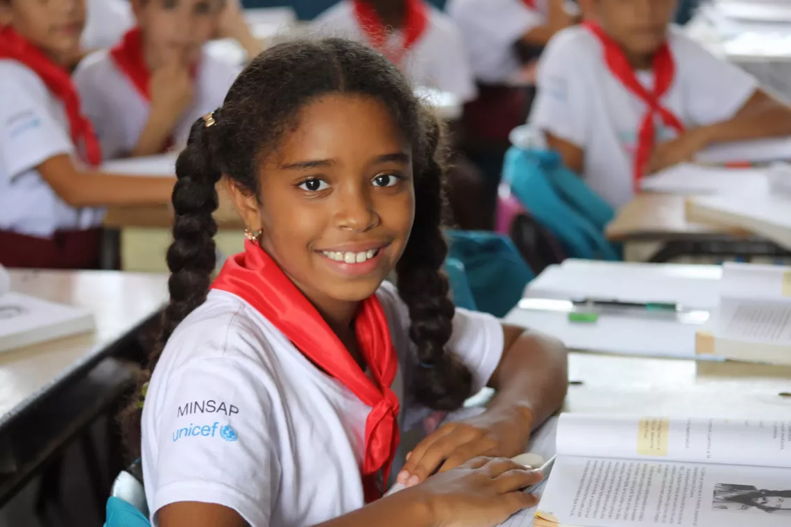 Para prevenir el incremento acelerado del sobrepeso y la obesidad se requieren la participaci&oacute;n y el compromiso permanente del personal de salud, docentes, auxiliares pedag&oacute;gicos, ni&ntilde;as, ni&ntilde;os, la familia y la sociedad