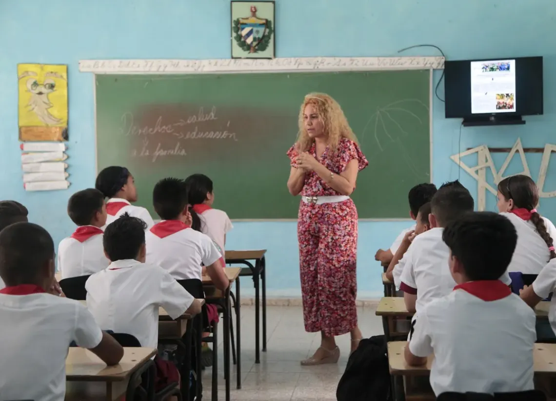 Maestras y maestros actuaron como facilitadores del di&aacute;logo, asegurando que cada ni&ntilde;a y ni&ntilde;o tuviera la oportunidad de ser escuchado