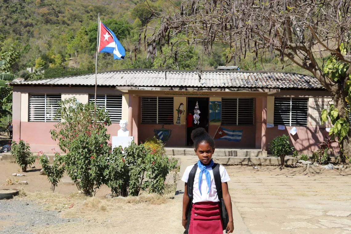 En las aulas de la escuela primaria Lidio Rivaflechas estudia más de un centenar de niños de la zona