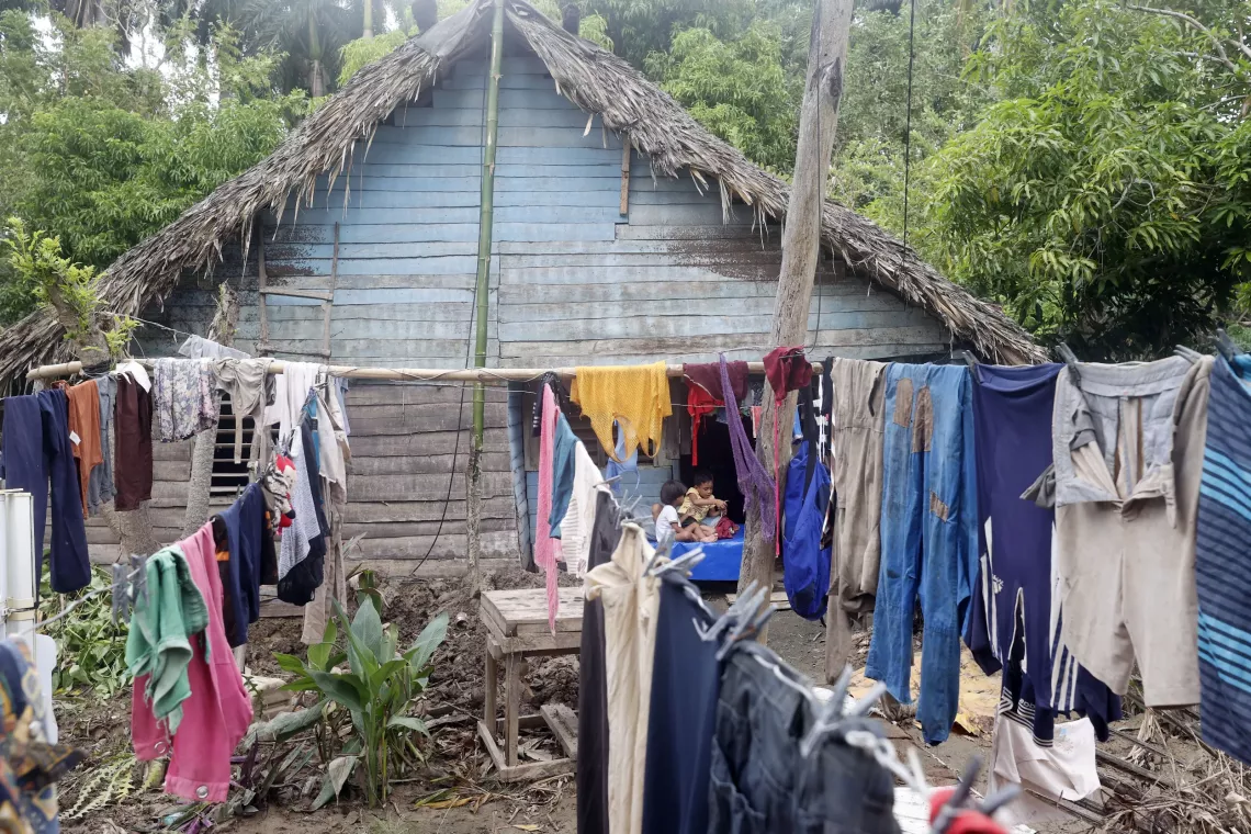 El agua entr&oacute; a las viviendas, las escuelas, al policl&iacute;nico, a todas partes 