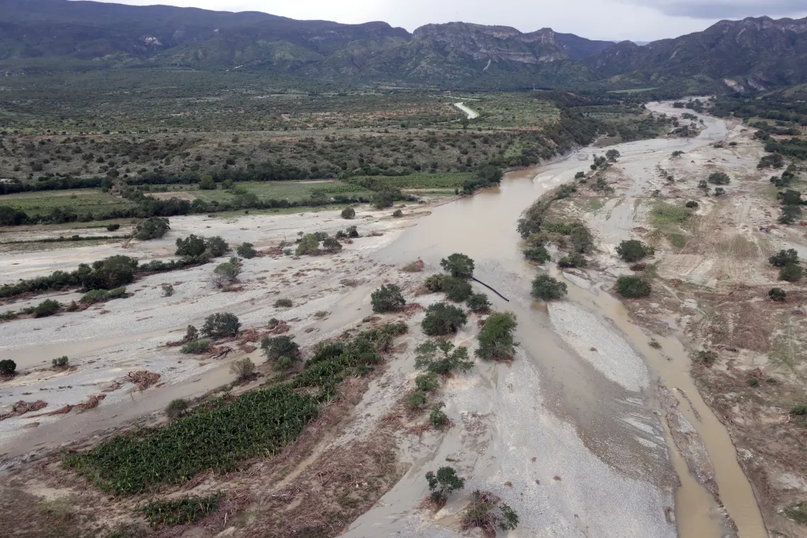 Todo qued&oacute; cubierto por el lodo que baj&oacute; de las monta&ntilde;as
