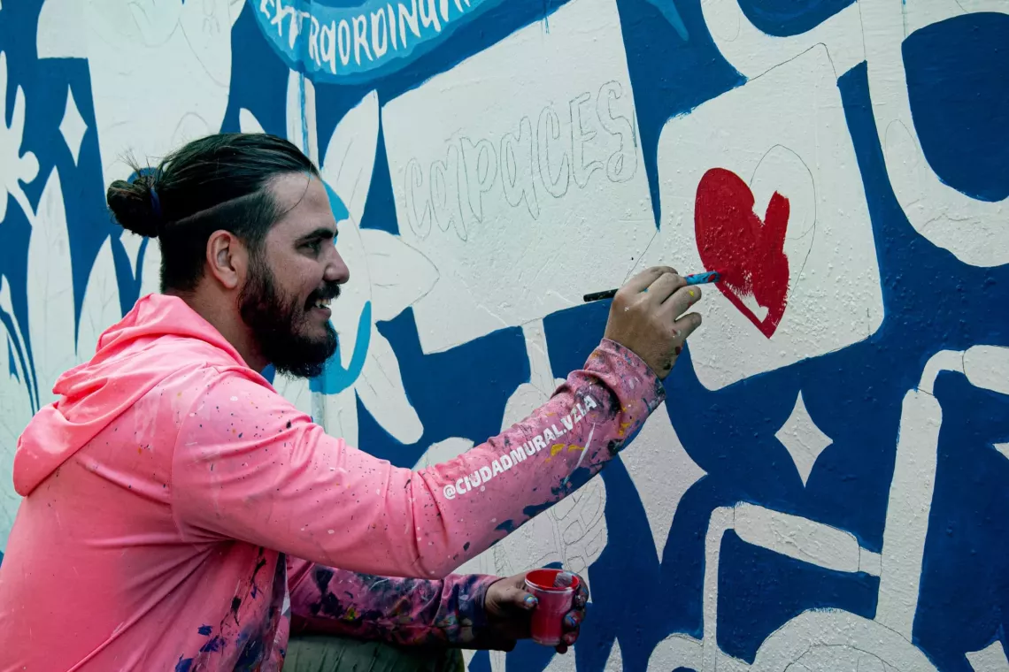 Javier Agudo, fundador y l&iacute;der del proyecto cultural Arte 92 record&oacute; que varias familias que integran la Asociaci&oacute;n fueron parte del proceso creativo.