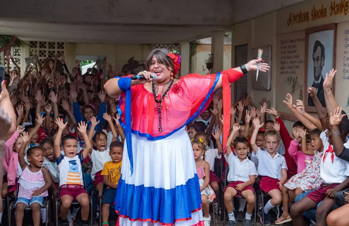Con m&aacute;s de 30 a&ntilde;os de carrera dedicada a las infancias, Lidis no solo ofreci&oacute; un concierto: regal&oacute; memoria afectiva, conexi&oacute;n cultural y pertenencia. 