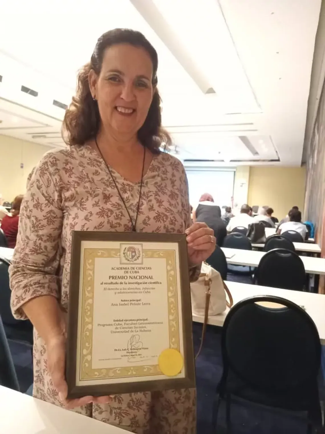 Con el libro El derecho a los derechos. Infancias y adolescencias en Cuba (2021) Ana Isabel recibi&oacute; el Premio de la Academia de Ciencias en 2022