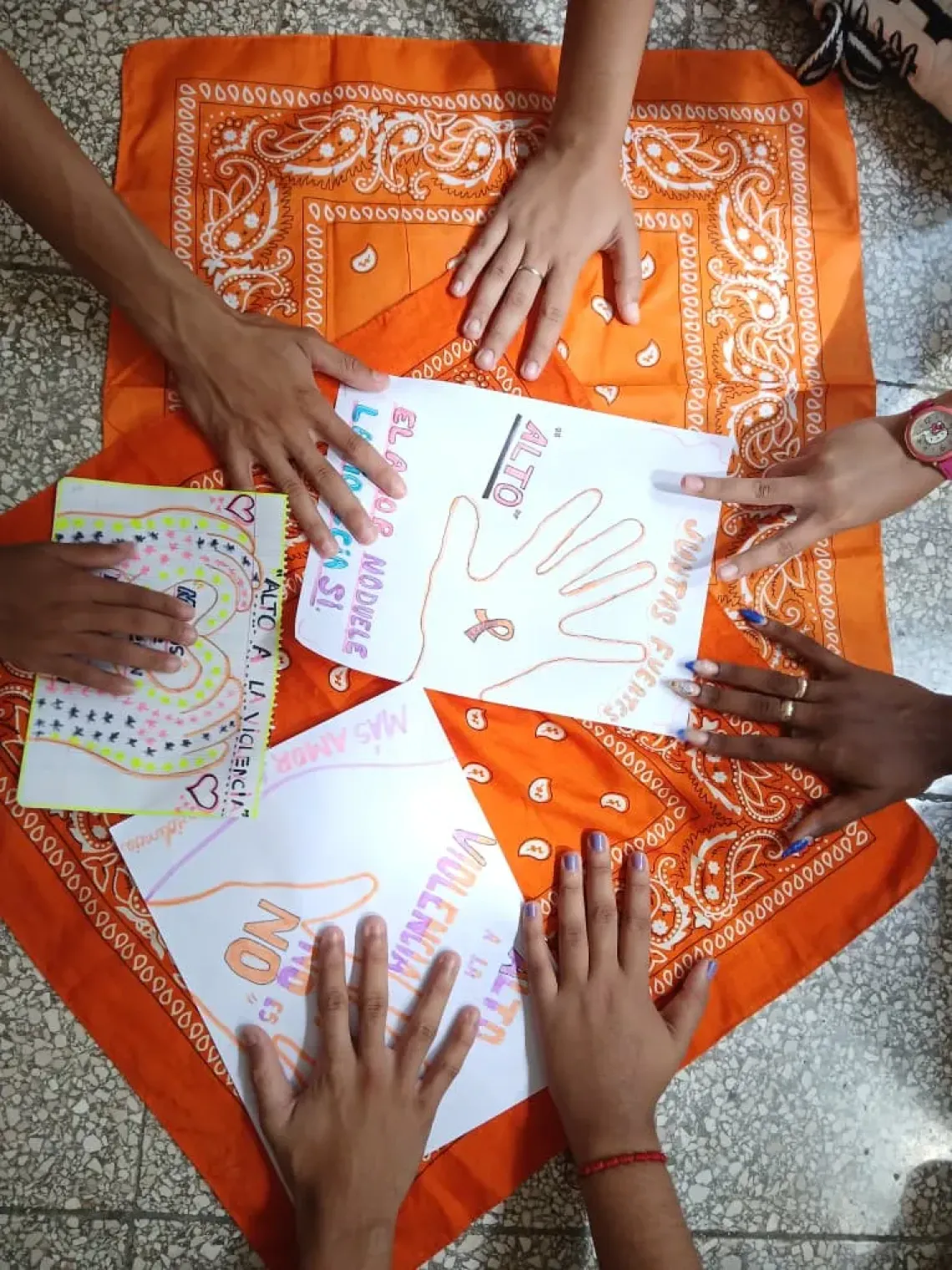 El uso del kit de UNICEF impulsa habilidades sociales y comunicaci&oacute;n asertiva en entornos educativos