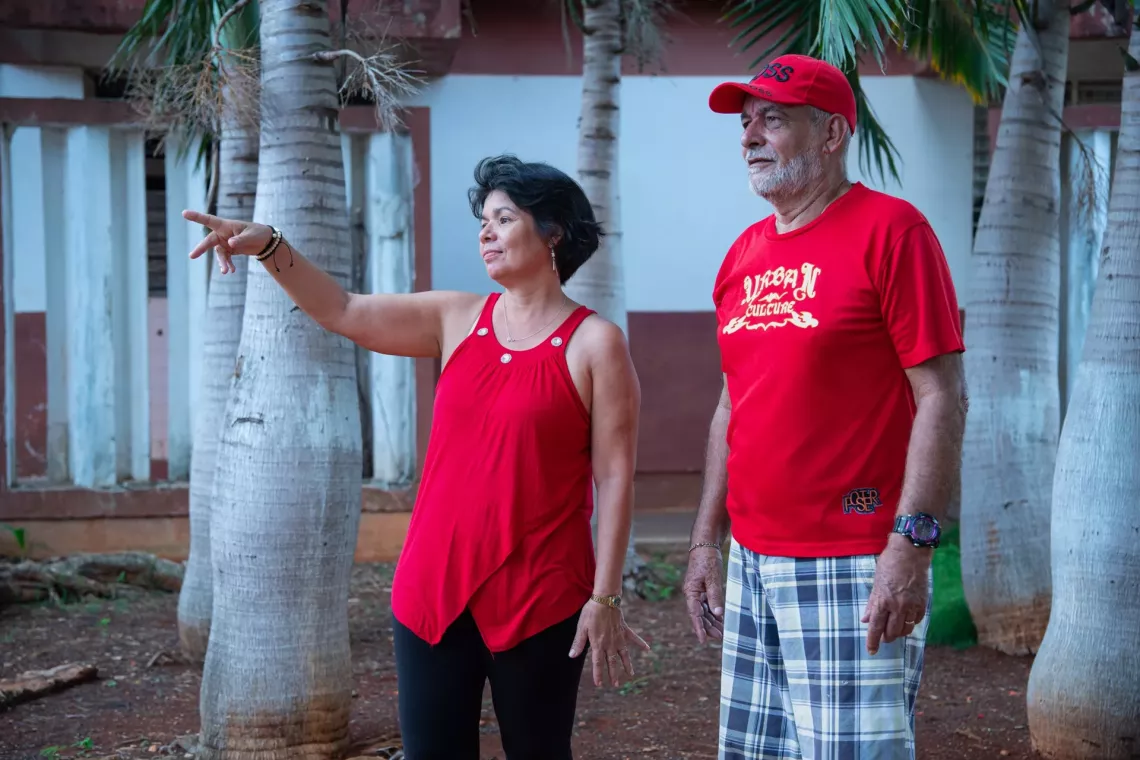 Detr&aacute;s del trabajo de las aulas nuevas est&aacute; la mano firme y la mirada tierna de la administradora de la escuela, Lisset Escalona Cruz quien trabaja muy de cerca con Eduardo Orta.