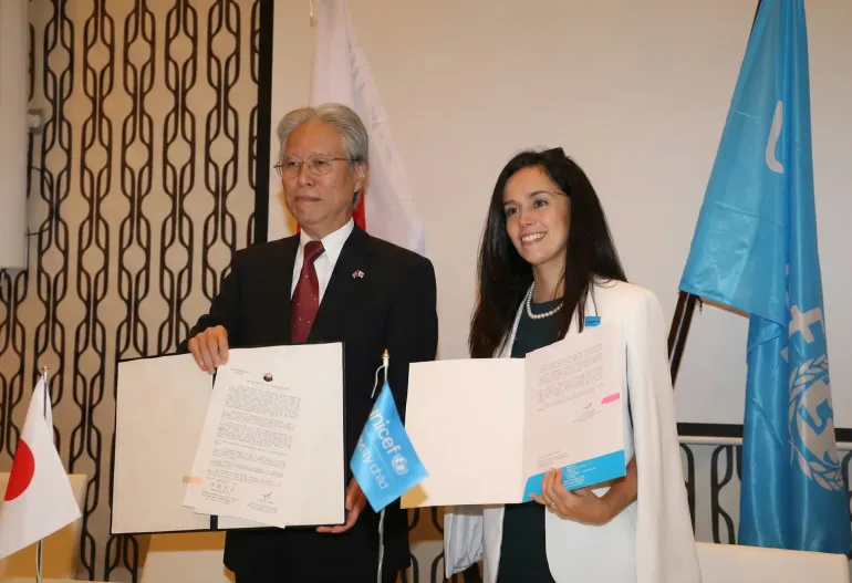 El Sr. Nakamura Kazuhito, Embajador de Jap&oacute;n en Cuba y Sunny Guidotti, Representante adjunta de UNICEF en Cuba, firmaron el inicio del proyecto 