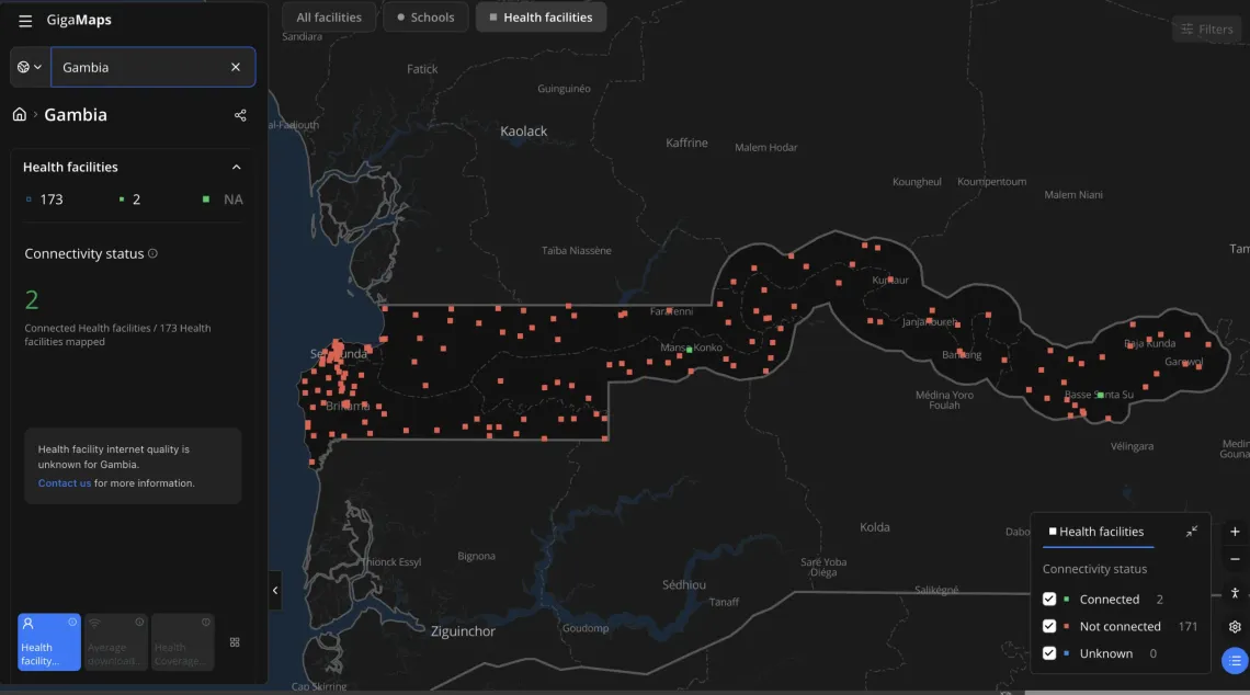 Health facilities data of The Gambia in the Global Connectivity Map: green squares show connected facilities, and red squares, unconnected. 