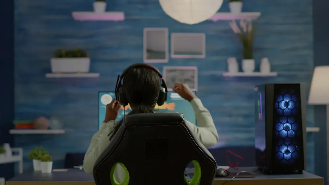 Gamers photo 5. Gaming screenshots from videos to illustrate social media posts