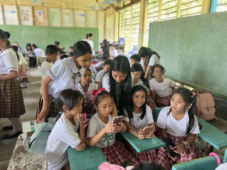 The #OkyPH App has reached children in the island community of Daram, Samar!