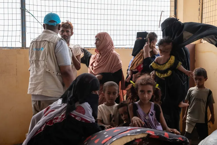 Zeinab, originaire du village de Doubab, &agrave; Bal el Mendel, au Y&eacute;men, est arriv&eacute;e par bateau sur les c&ocirc;tes djiboutiennes avec ses filles, son beau-fils et ses petits-enfants, apr&egrave;s avoir fui la d&eacute;gradation de la situation s&eacute;curitaire dans son pays. Village de r&eacute;fugi&eacute;s de Markazi, Obock, Djibouti.