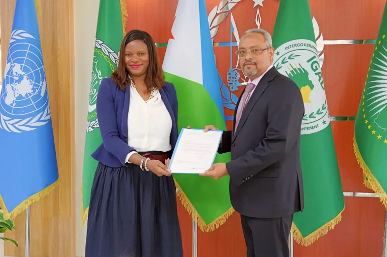 SE M. le Ministre, M. Abdoulkader Houssein Omar avec Mme Ramatou Tour&eacute;, ouvelle Repr&eacute;sentante de l'UNICEF &agrave; Djibouti.