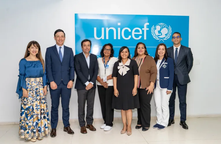 Representantes de la empresa farmacéutica MSD realizaron una visita institucional a la oficina UNICEF en RD