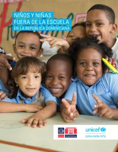Compa&ntilde;eros de clase de la Escuela Brasil, en Santo Domingo.