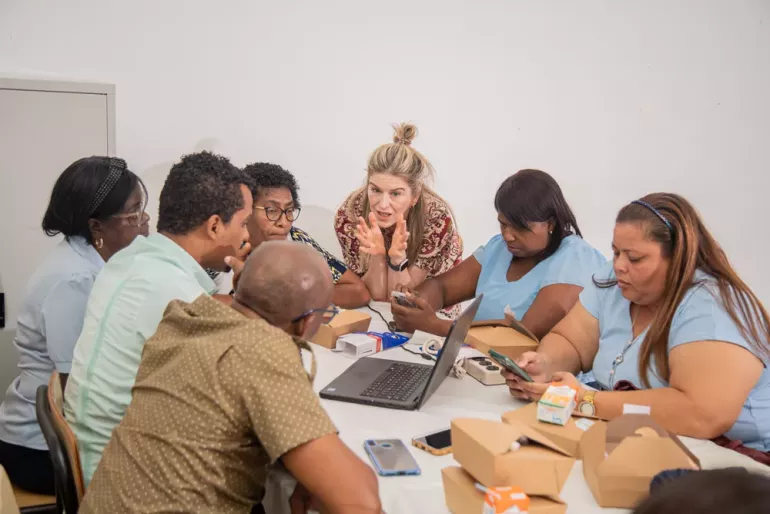 Lanzan piloto del proyecto de Certificaci&oacute;n Digital en Centros Educativos para regular las desigualdades que viven los adolescentes dominicanos en el mundo virtual - Foto NdP 1