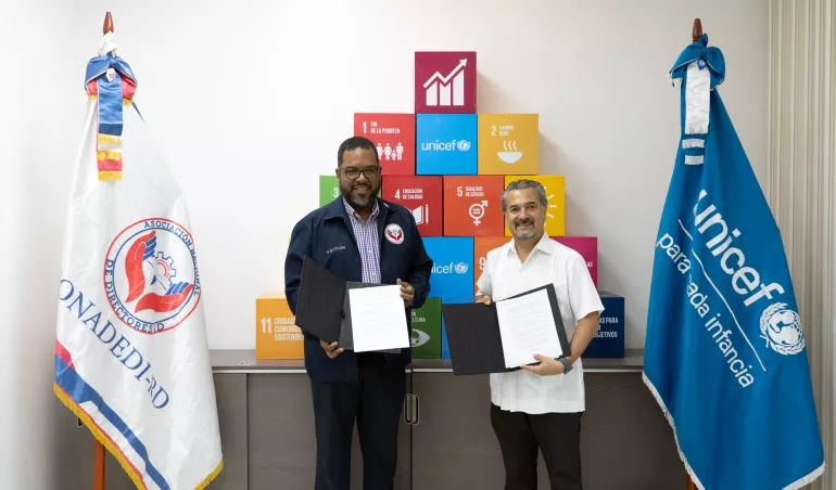 UNICEF y ASONADEDI RD firman acuerdo de colaboraci&oacute;n para la promoci&oacute;n de la educaci&oacute;n inclusiva y el fortalecimiento de las competencias digitales en centros educativos  - Foto NdP 1