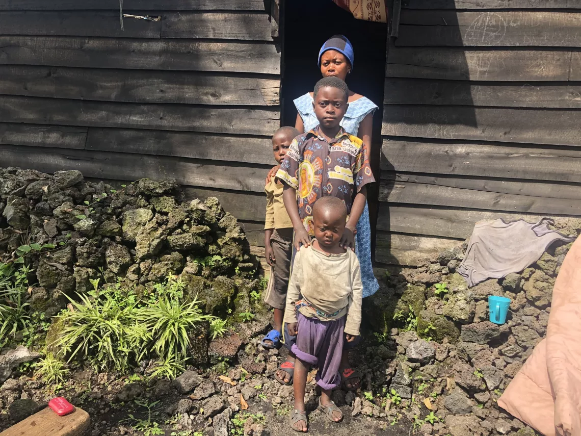 Judith et ses quatre enfants vivent dans une localit&eacute; o&ugrave; il n&rsquo;y pas d&rsquo;acc&egrave;s &agrave; l&rsquo;eau potable