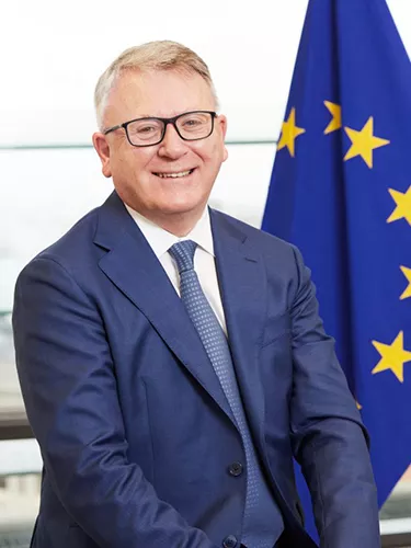 NICOLAS SCHMIT