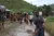 Перемещенные лица въезжают в город Калембе в провинции Северная Киву в Демократической Республике Конго