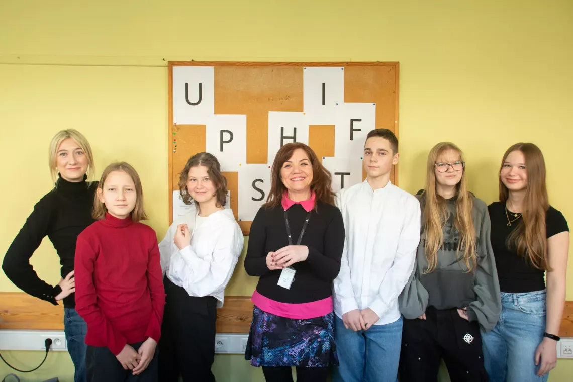 Teachers Teresa and Marta together with their pupils Ivan, Kseniia, Yan, Zofia, Julia, participants of Upshift programme at the primary school 258 at Brechta 8 streets in Warsaw.