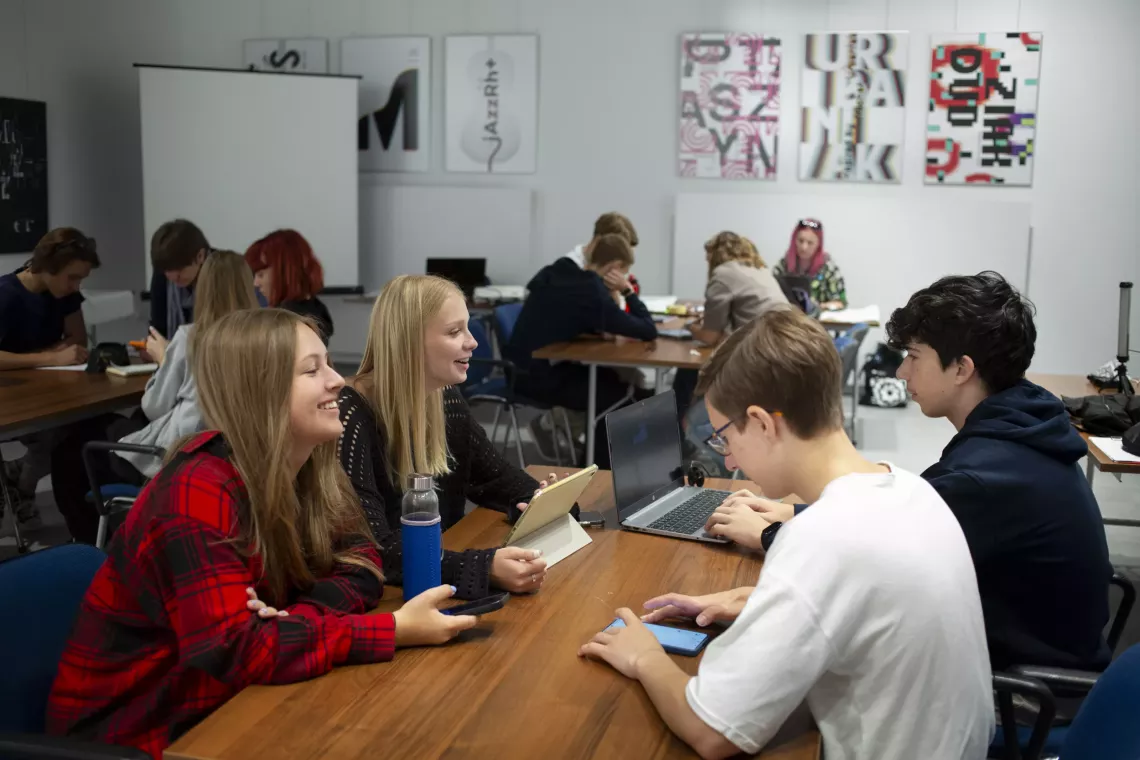Youth from Ukraine with refugee experience work together during an in-person camp in Cieszyn, held at the Faculty of Education, University of Silesia. 