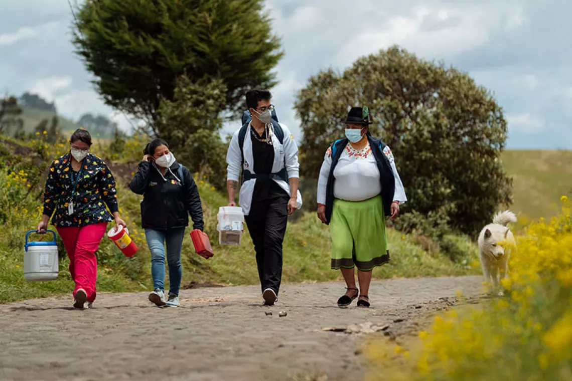 El poder de la comunidad: los voluntarios vigilan la vacunaci&oacute;n de los ni&ntilde;os 