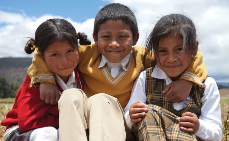 Ni&ntilde;ez y Adolescencia desde la Intergeneracionalidad