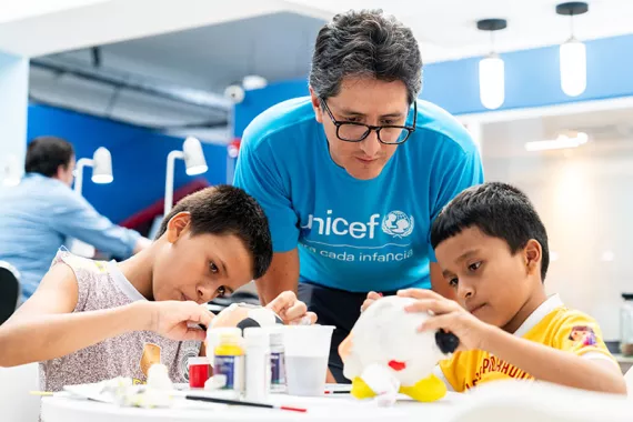 En el Espacio de Apoyo Integral de UNICEF, los ni&ntilde;os, ni&ntilde;as y adolescentes pueden jugar, aprender y estar protegidos.