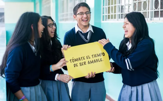 La amistad es un ant&iacute;doto para la violencia