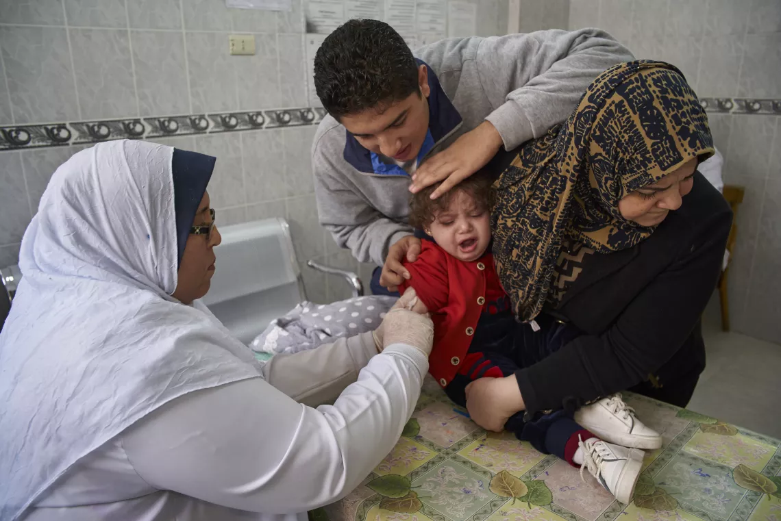 Only the fourth month dose of OPV will be accompanied by an additional injection (shot) of the same vaccine, all other doses will remain oral. Thus, when the child visits the health unit/office at the age of 4 months, he or she will receive oral drops and two shots: Polio and Pentavalent (Hepatitis B - Flu - Tetanus - Diphtheria - Pertussis).