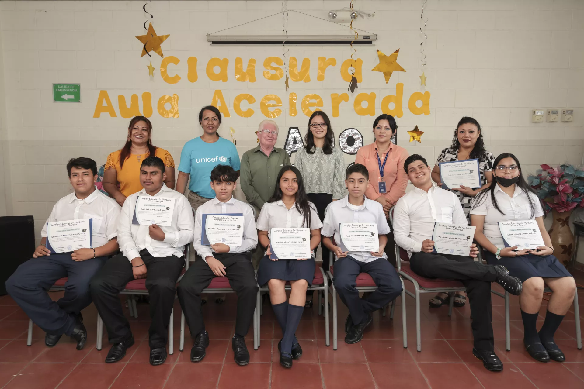Con la implementaci&oacute;n de la modalidad educativa de Educaci&oacute;n acelerada virtual, UNICEF, en apoyo al MINEDUCYT, contribuye a que estudiantes en condici&oacute;n de vulnerabilidad puedan continuar sus estudios. 