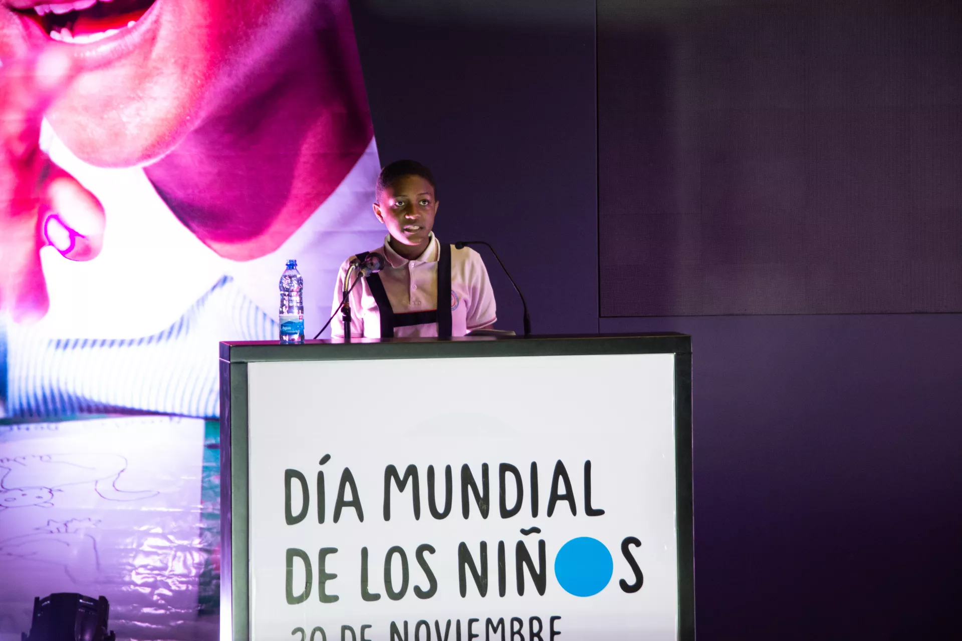 UNICEF/Guinea Ecuatorial/Carlos G&oacute;mez &ndash; Isabel durante su discurso el d&iacute;a del 30&deg; Aniversario de la Convenci&oacute;n sobre los Derechos del Ni&ntilde;o, el 20 de Noviembre de 2019.