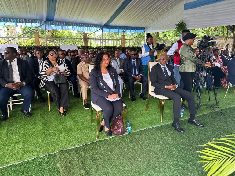 UNICEF/Guinea Ecuatorial/Antonia Toichoa &ndash; Foto tomada durante el transcurso del evento. En frente, a la derecha, el Fiscal General del Estado, Anatolio Nzang Nguema y a la izquierda, la Representante de UNICEF, Shelly N. Abdool-Zerezeghi