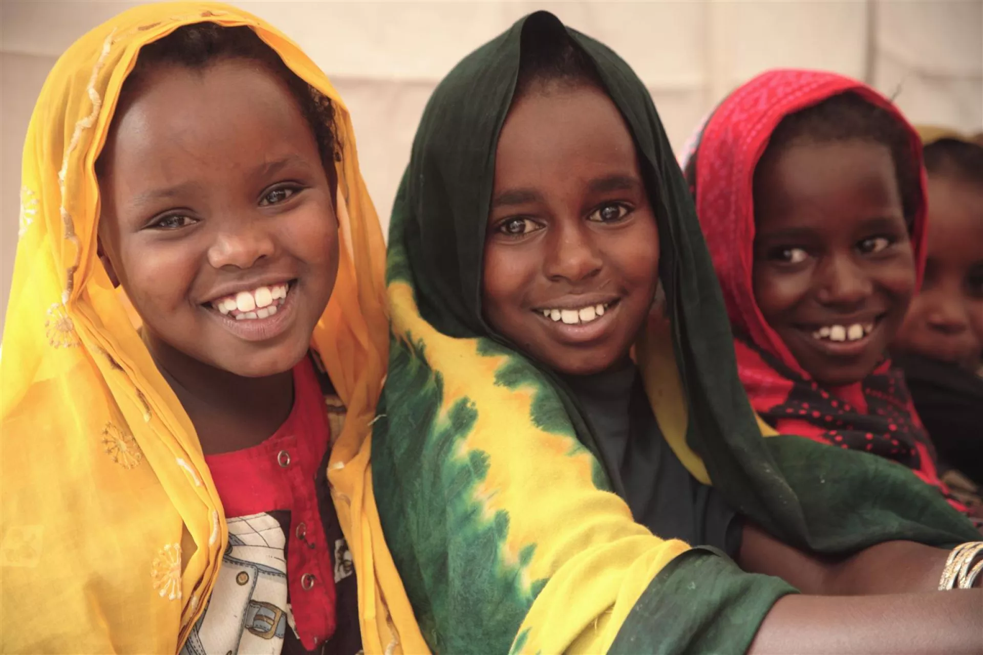 Girl pupils in class at the UNICEF-assisted school in Dami internally displaced persons' camp, Hargeisa, Northwest Somalia ("Somaliland').