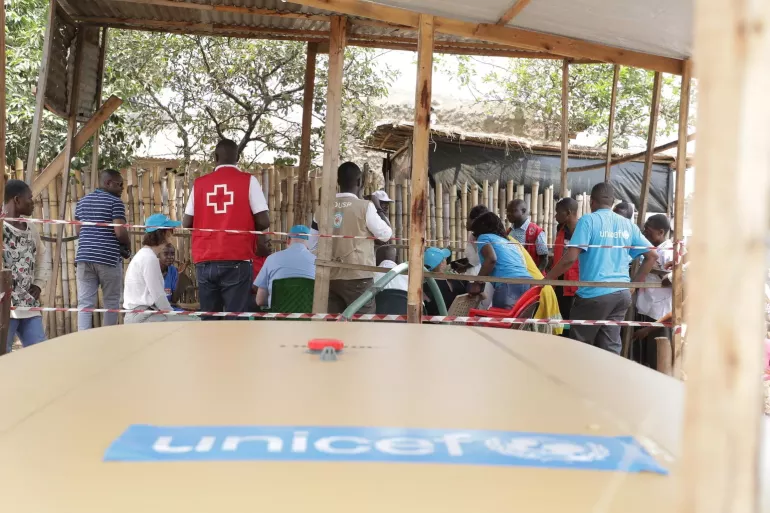 Dr. Douglas Noble and Lieke van de Wiel visited Kamenge, where there were many Mpox cases. They conducted a Focus Group Discussion to determine what households think about the response, its positive impact, and the gaps that need to be covered.