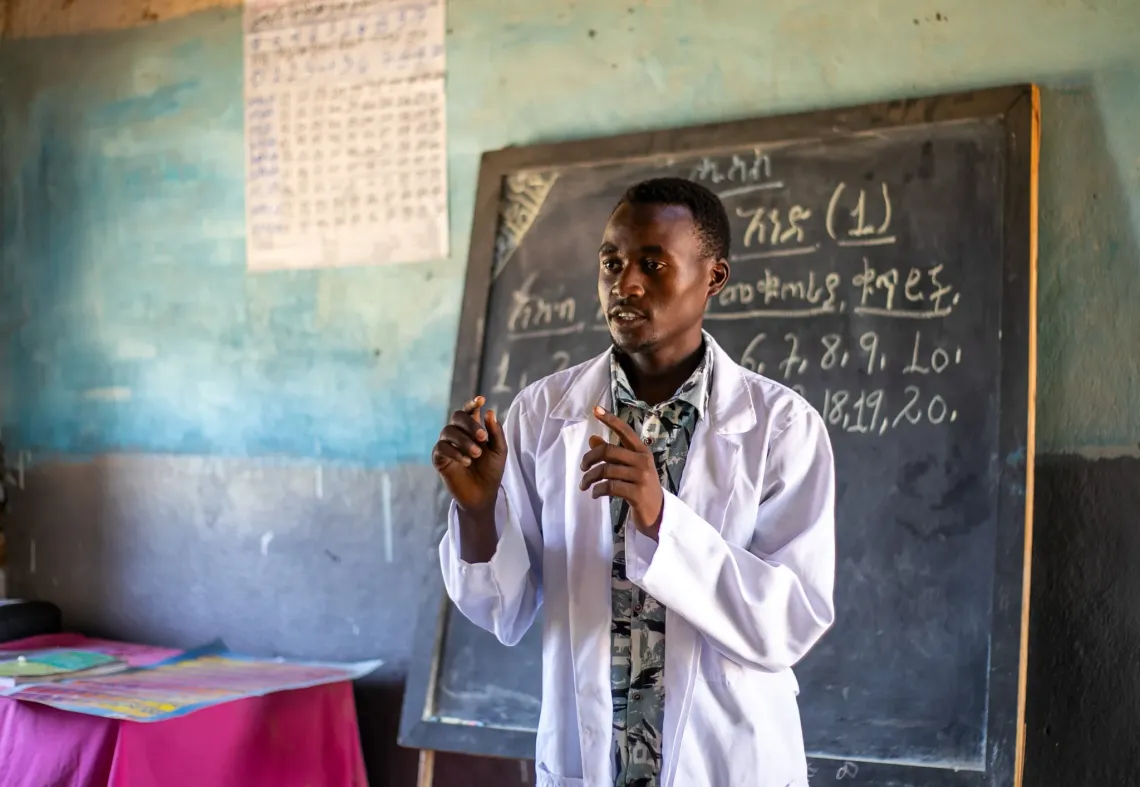 Abdelnur Abdellah teaching in his ALP classroom